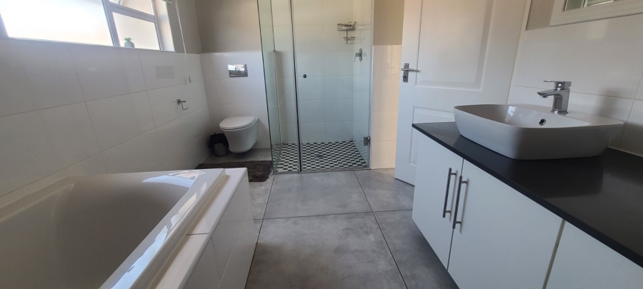 3 Bedroom Property for Sale in Edenvale Central Gauteng