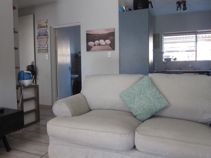 2 Bedroom Property for Sale in Linmeyer Gauteng