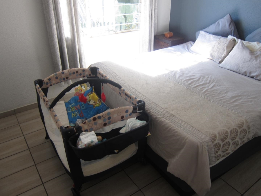 2 Bedroom Property for Sale in Linmeyer Gauteng