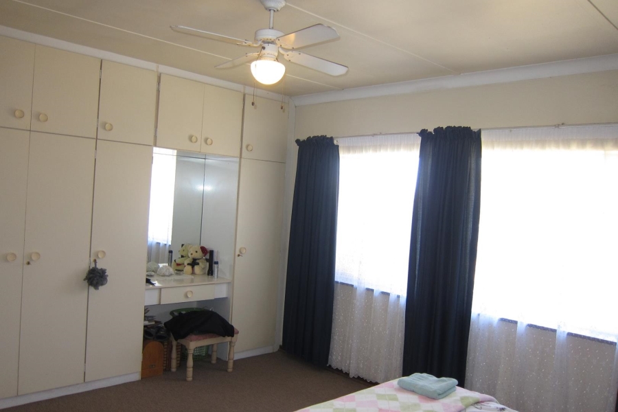 3 Bedroom Property for Sale in Robertsham Gauteng