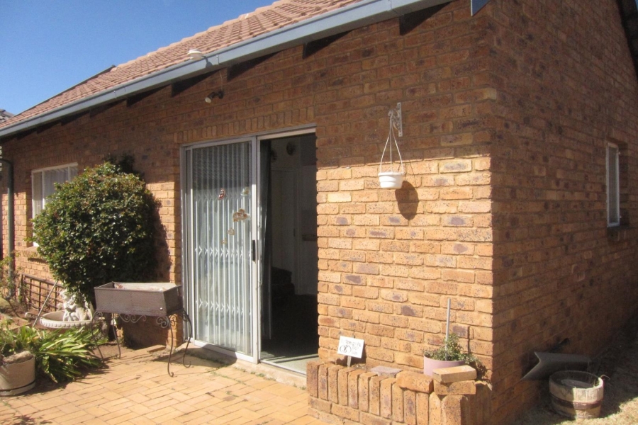 3 Bedroom Property for Sale in Robertsham Gauteng