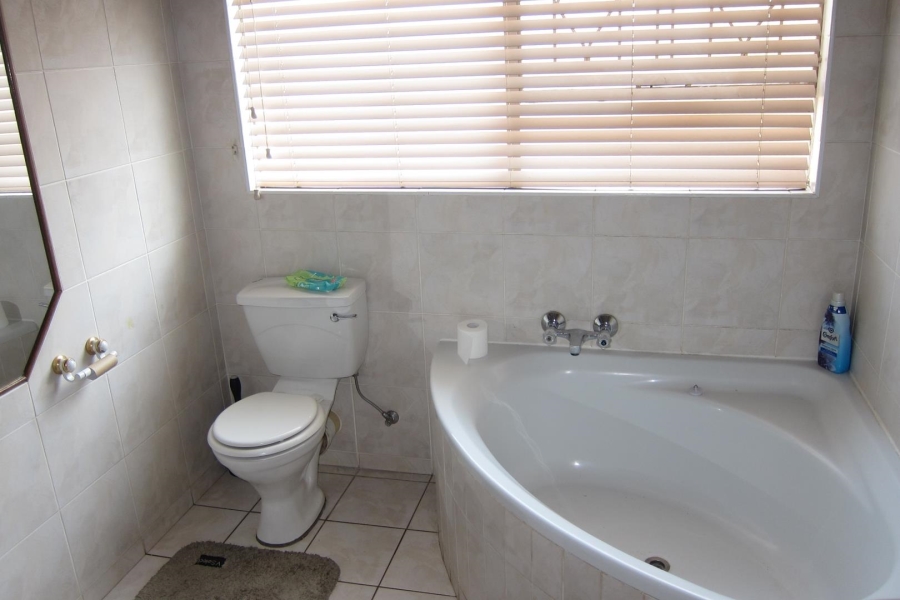 3 Bedroom Property for Sale in Suideroord Gauteng