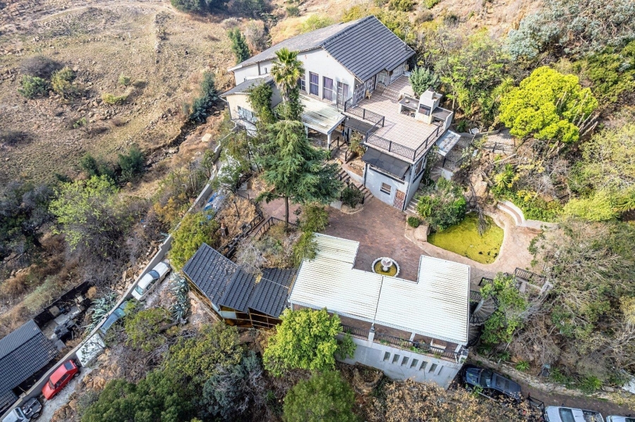 6 Bedroom Property for Sale in Mondeor Gauteng