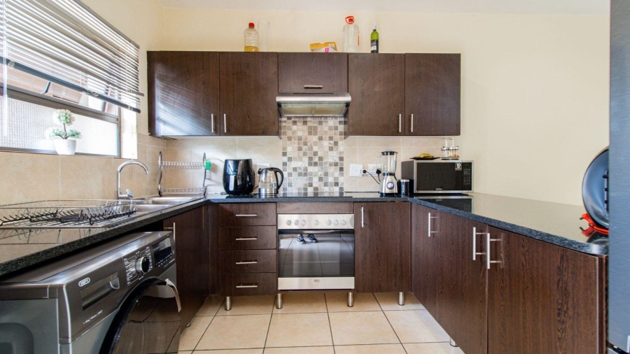 2 Bedroom Property for Sale in Mulbarton Gauteng