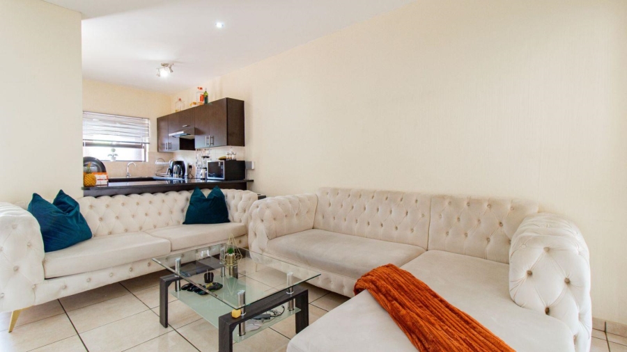 2 Bedroom Property for Sale in Mulbarton Gauteng