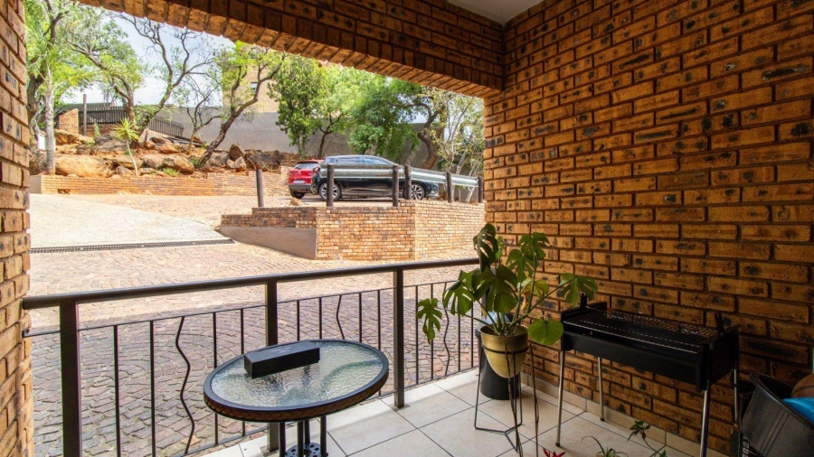 2 Bedroom Property for Sale in Mulbarton Gauteng