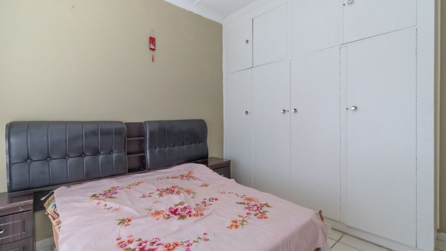 5 Bedroom Property for Sale in Chrisville Gauteng