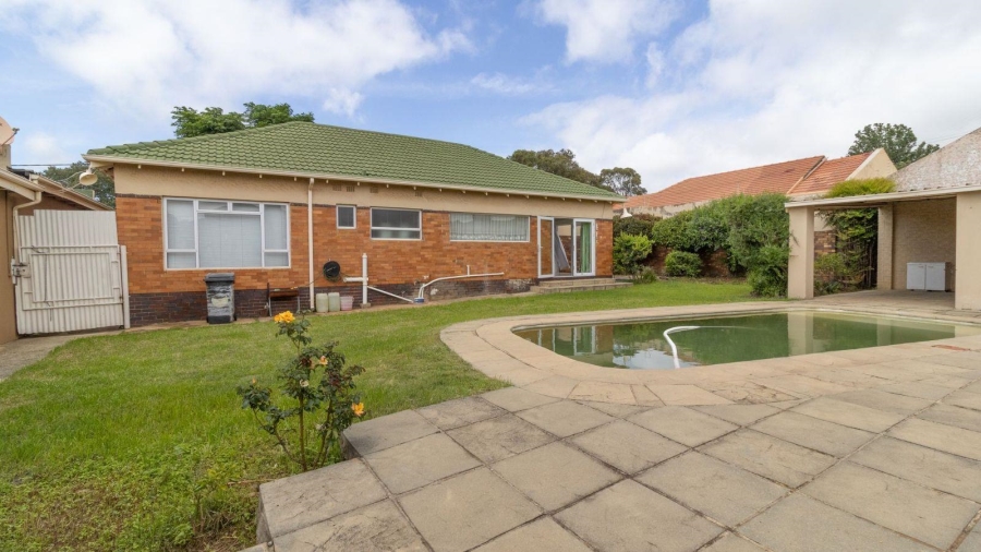 5 Bedroom Property for Sale in Chrisville Gauteng