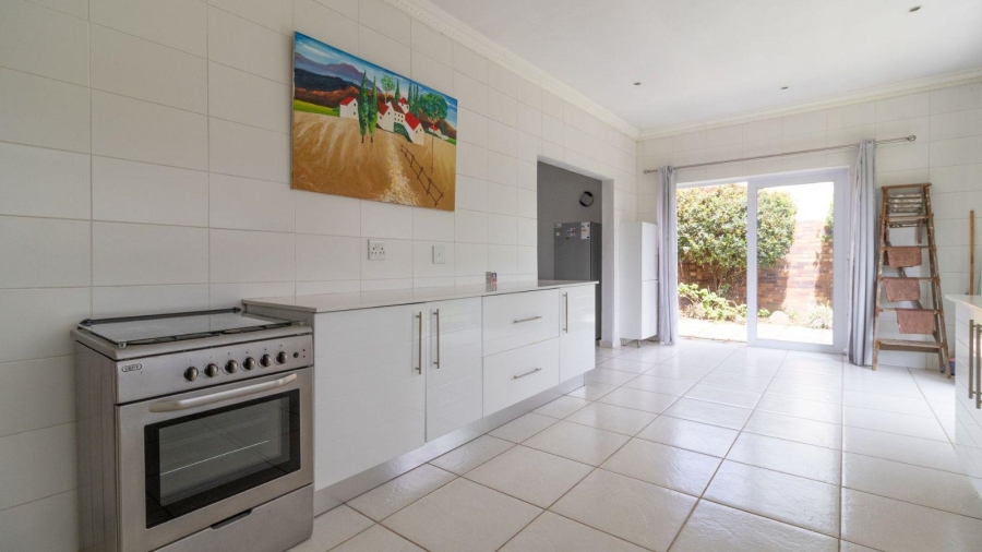 5 Bedroom Property for Sale in Chrisville Gauteng