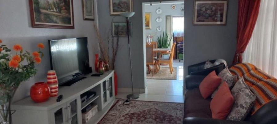 3 Bedroom Property for Sale in Linmeyer Gauteng