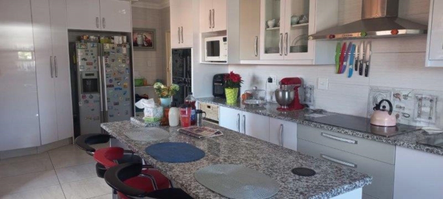 3 Bedroom Property for Sale in Linmeyer Gauteng