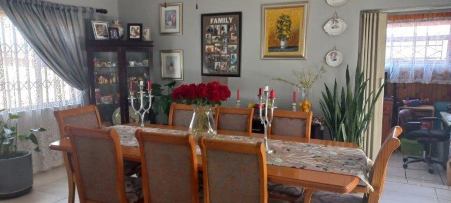 3 Bedroom Property for Sale in Linmeyer Gauteng