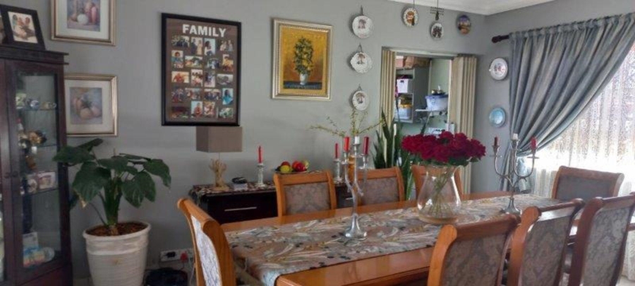 3 Bedroom Property for Sale in Linmeyer Gauteng