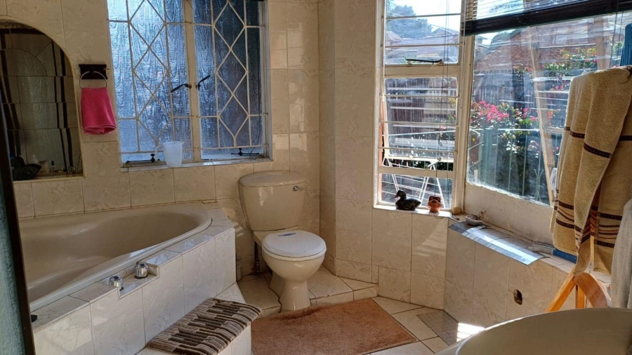 6 Bedroom Property for Sale in Suideroord Gauteng
