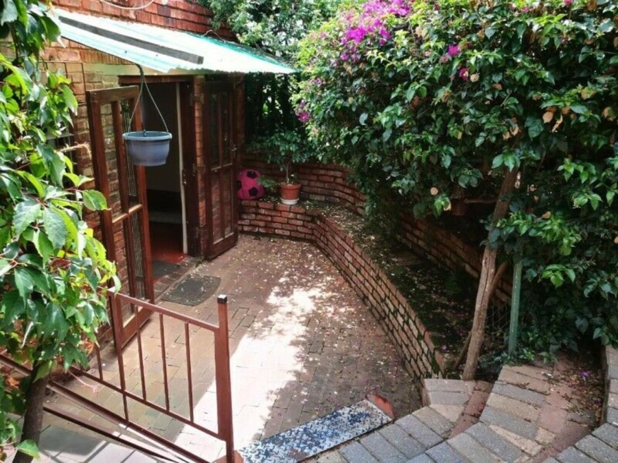 6 Bedroom Property for Sale in Suideroord Gauteng