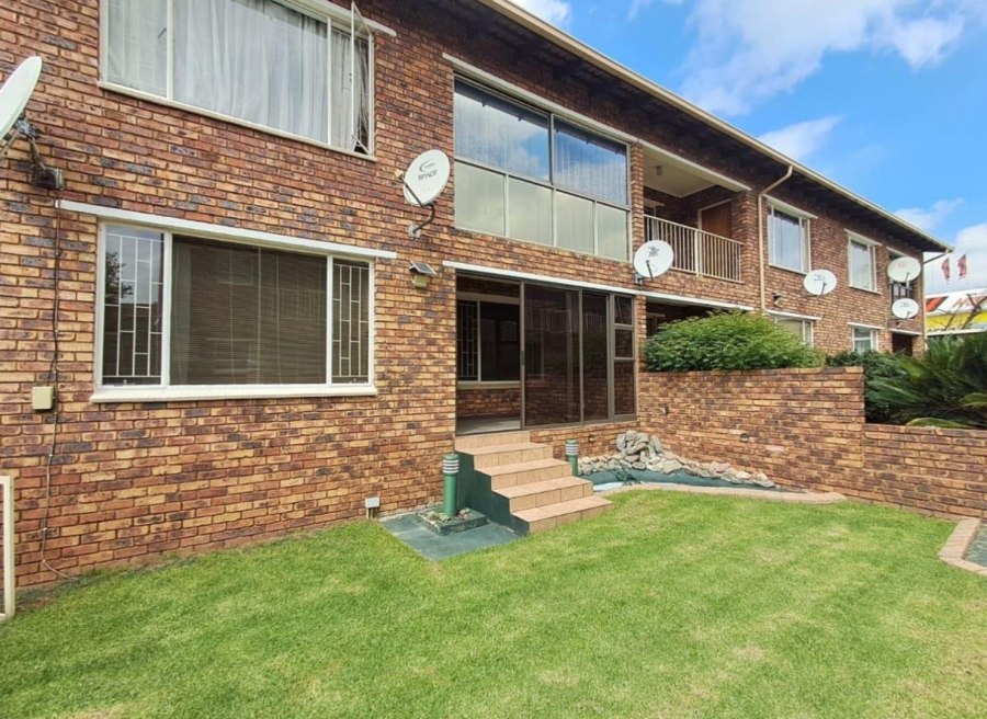 1 Bedroom Property for Sale in New Redruth Gauteng