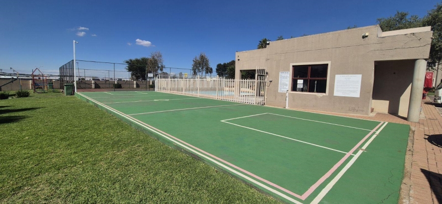 1 Bedroom Property for Sale in New Market Park Gauteng