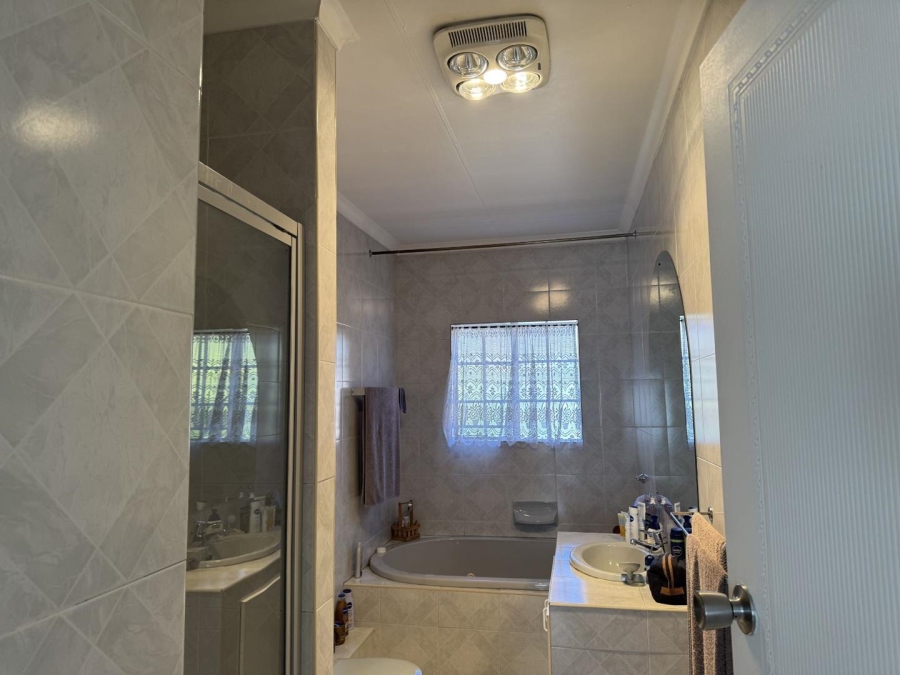 3 Bedroom Property for Sale in New Redruth Gauteng