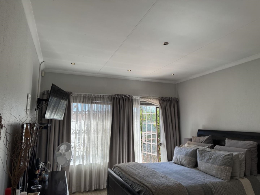 3 Bedroom Property for Sale in New Redruth Gauteng