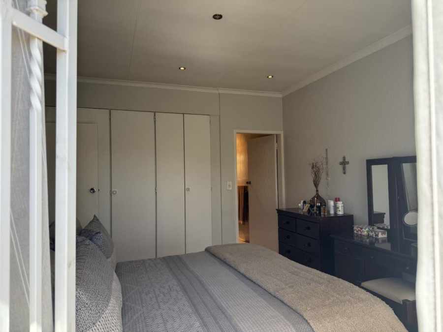 3 Bedroom Property for Sale in New Redruth Gauteng
