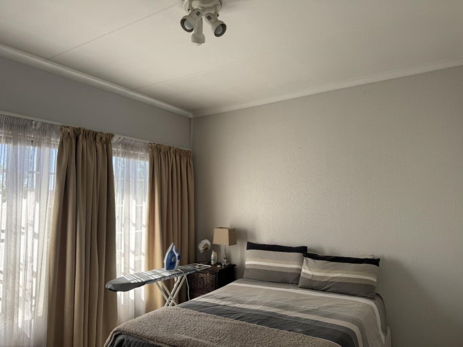 3 Bedroom Property for Sale in New Redruth Gauteng