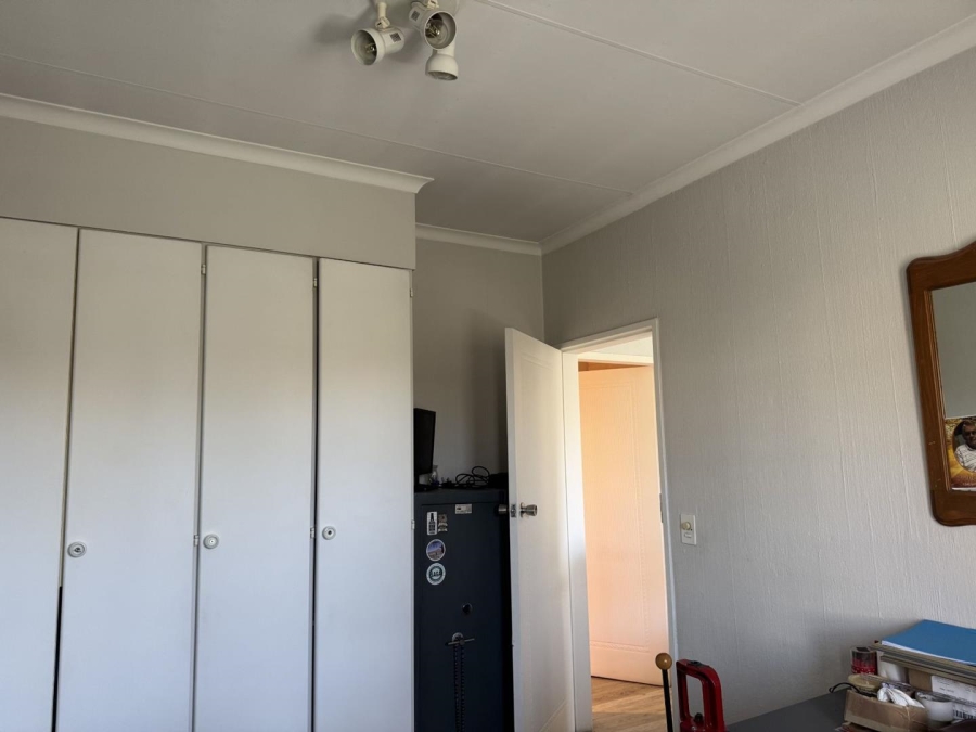 3 Bedroom Property for Sale in New Redruth Gauteng