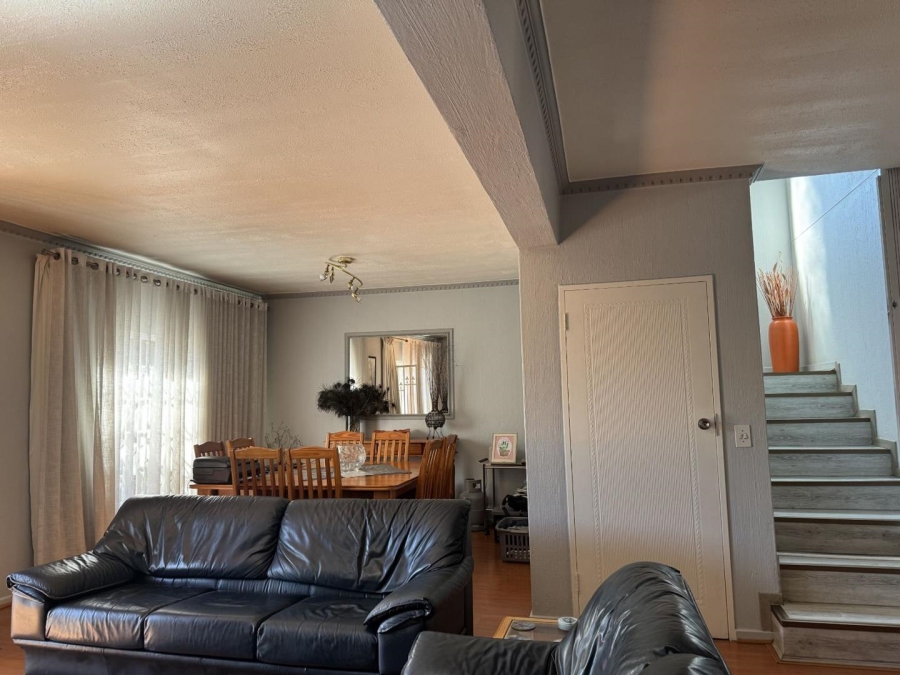 3 Bedroom Property for Sale in New Redruth Gauteng