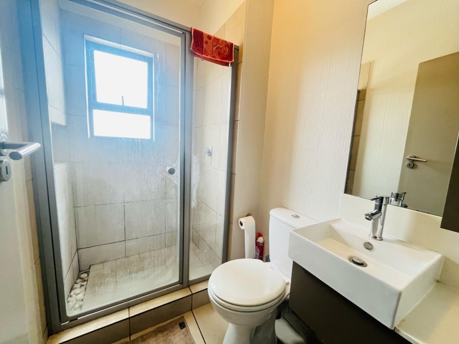 2 Bedroom Property for Sale in Broadacres Gauteng