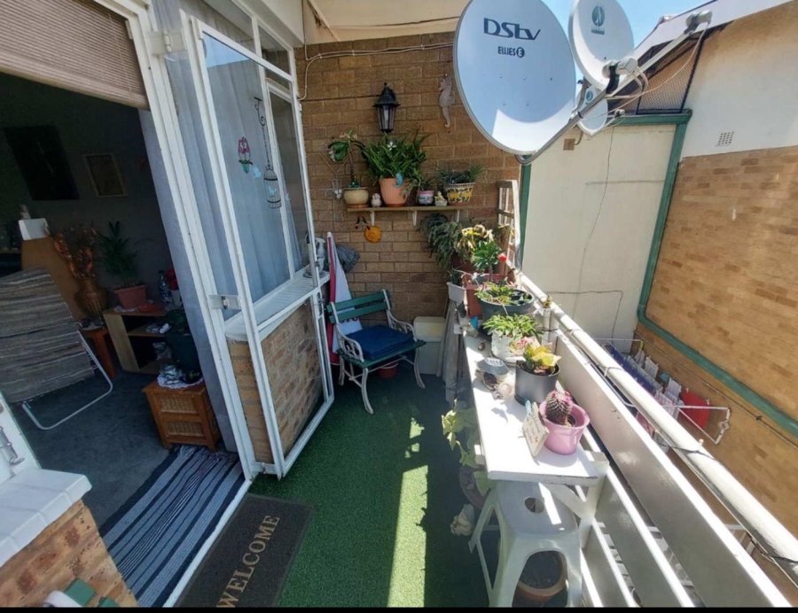 2 Bedroom Property for Sale in New Redruth Gauteng