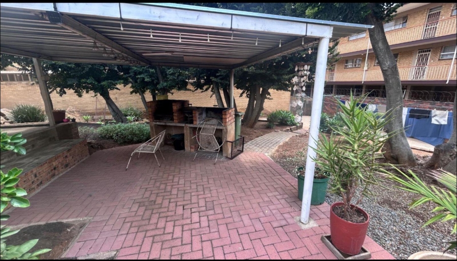2 Bedroom Property for Sale in New Redruth Gauteng