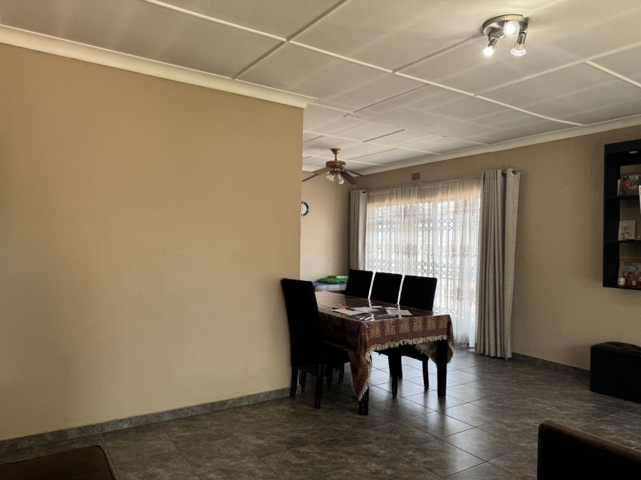 4 Bedroom Property for Sale in New Redruth Gauteng
