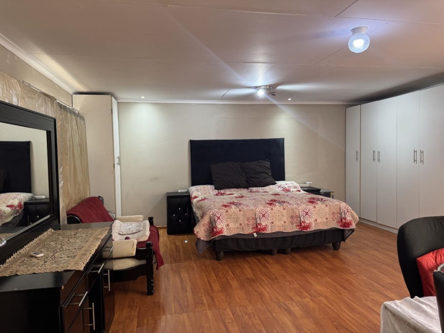 4 Bedroom Property for Sale in New Redruth Gauteng