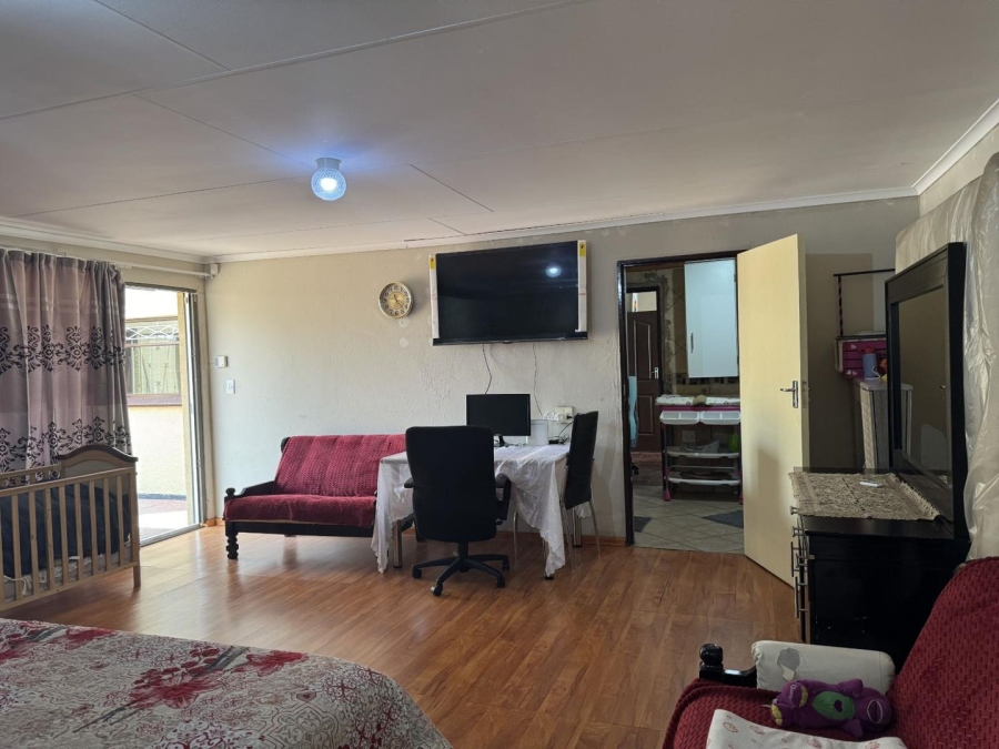 4 Bedroom Property for Sale in New Redruth Gauteng