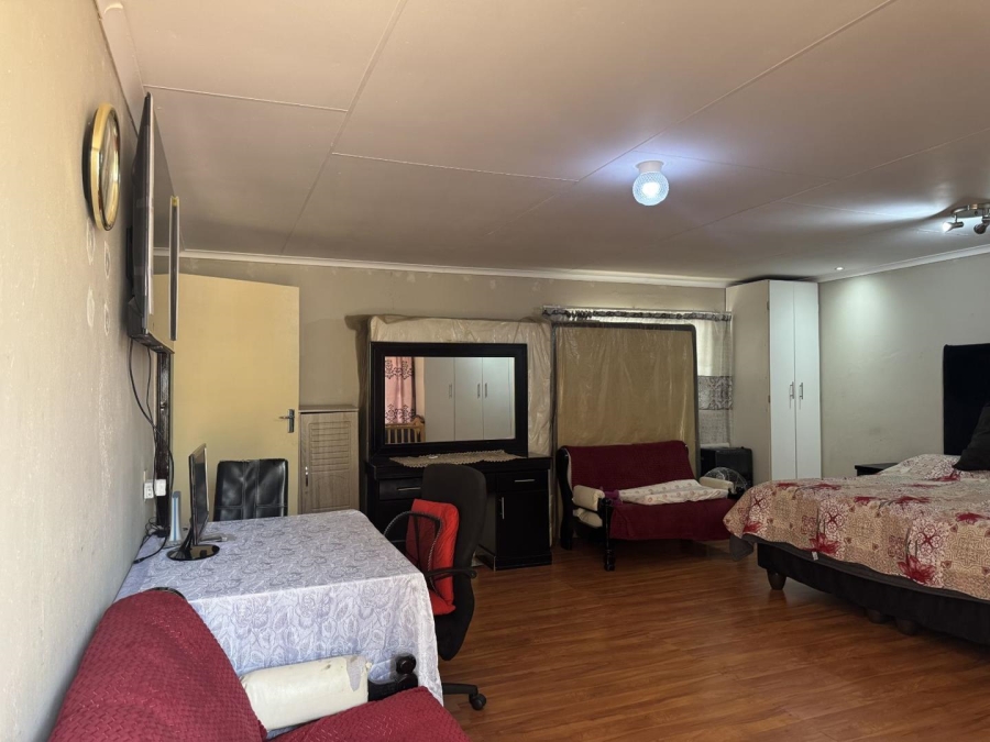 4 Bedroom Property for Sale in New Redruth Gauteng
