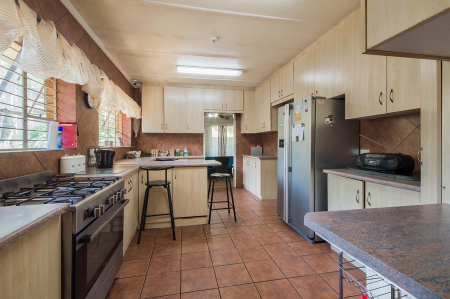10 Bedroom Property for Sale in Illiondale Gauteng