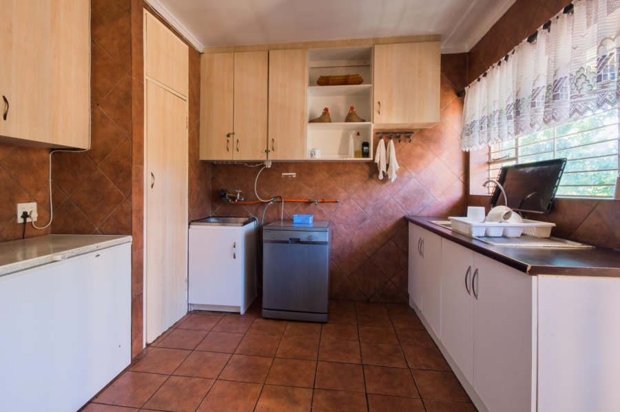 10 Bedroom Property for Sale in Illiondale Gauteng