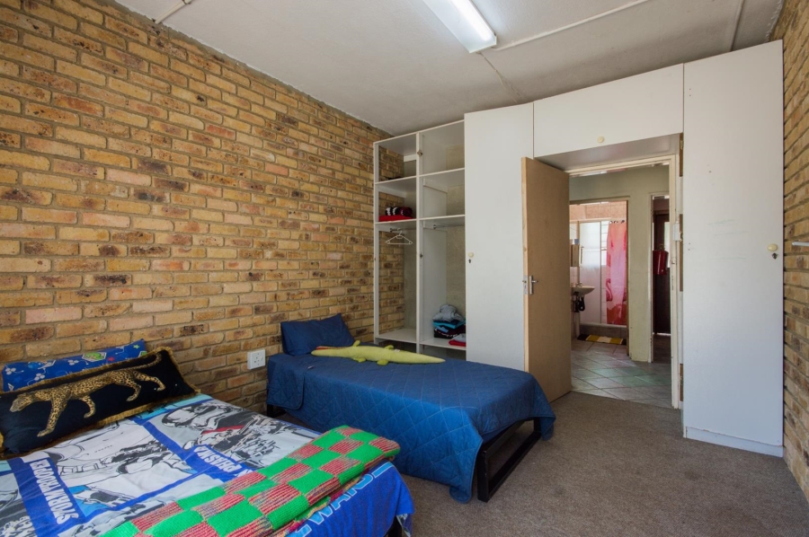 10 Bedroom Property for Sale in Illiondale Gauteng