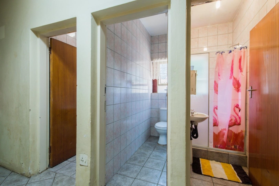 10 Bedroom Property for Sale in Illiondale Gauteng