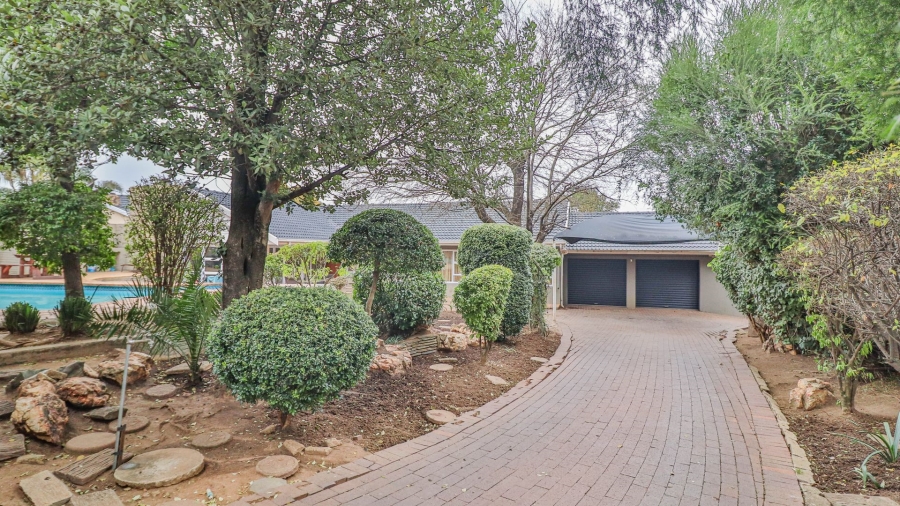 4 Bedroom Property for Sale in Dowerglen Gauteng