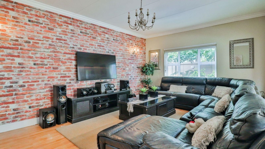 4 Bedroom Property for Sale in Dunvegan Gauteng