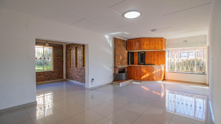 4 Bedroom Property for Sale in Illiondale Gauteng