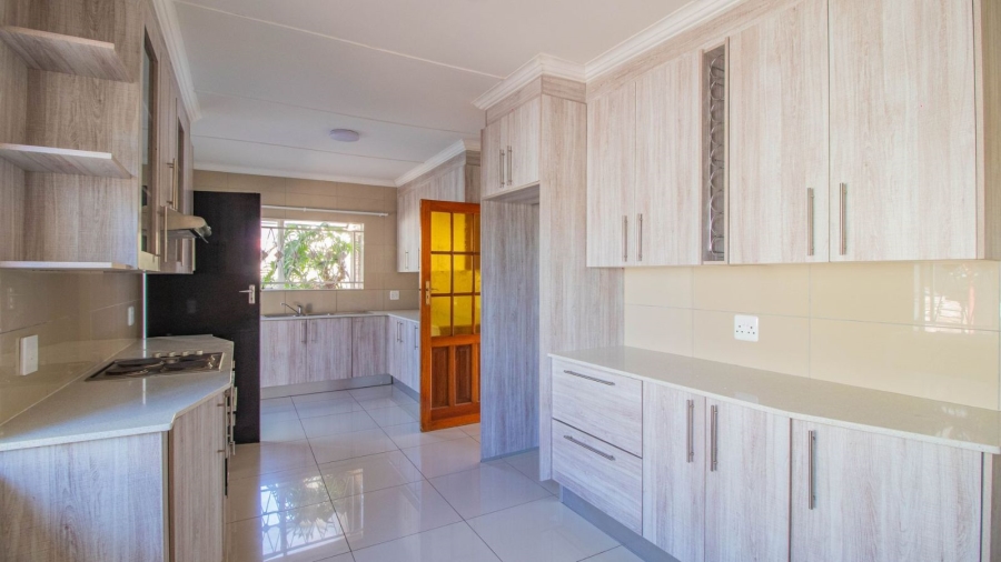 4 Bedroom Property for Sale in Illiondale Gauteng
