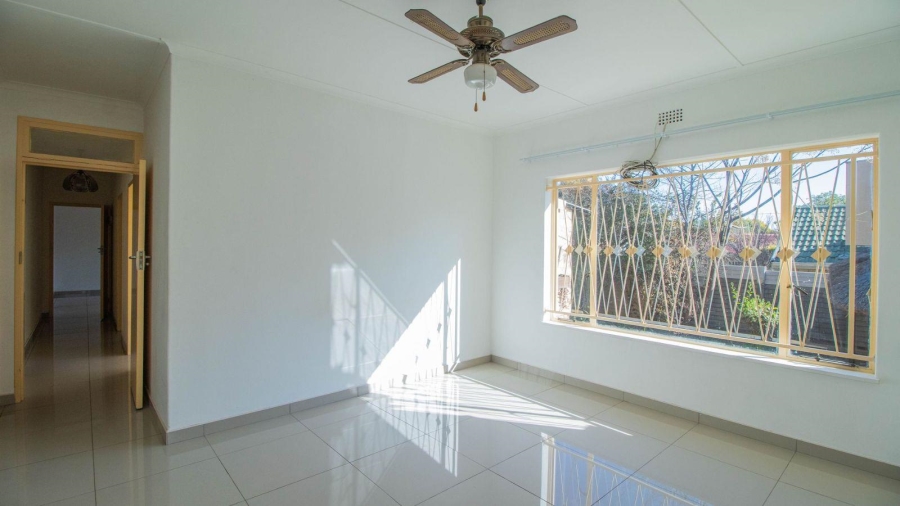4 Bedroom Property for Sale in Illiondale Gauteng