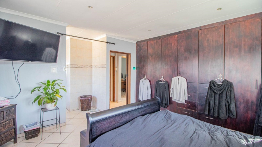 4 Bedroom Property for Sale in Illiondale Gauteng