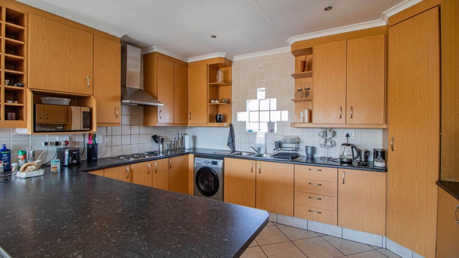 4 Bedroom Property for Sale in Illiondale Gauteng