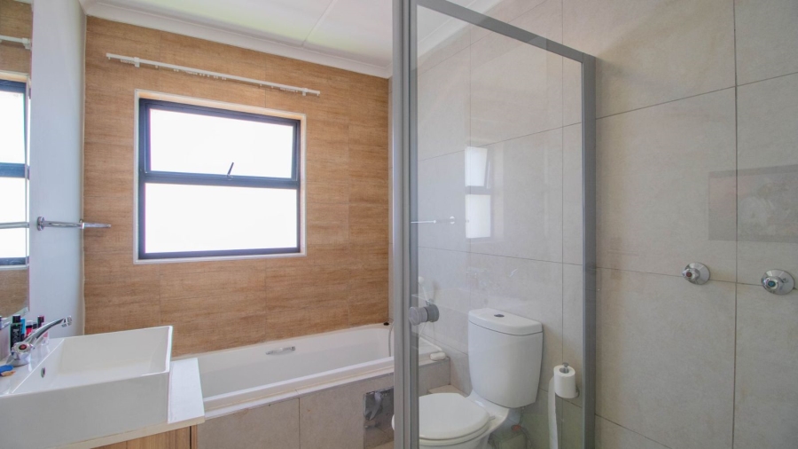2 Bedroom Property for Sale in Founders Hill Gauteng