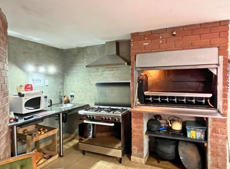 7 Bedroom Property for Sale in Sunair Park Gauteng