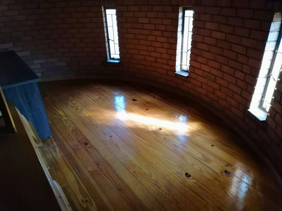 7 Bedroom Property for Sale in Sunair Park Gauteng