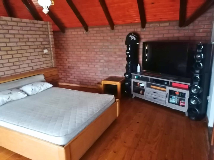 7 Bedroom Property for Sale in Sunair Park Gauteng