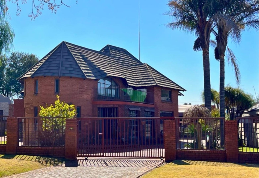 7 Bedroom Property for Sale in Sunair Park Gauteng